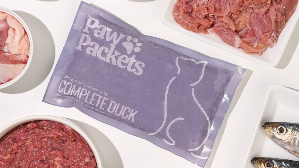 mulai perjalanan raw food kucing anda dengan paw packets